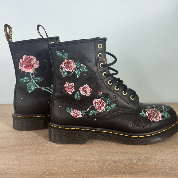 RARE DR MARTENS 1460 Vonda Pink Roses with Gold accents, black boots - Picture 1 of 9